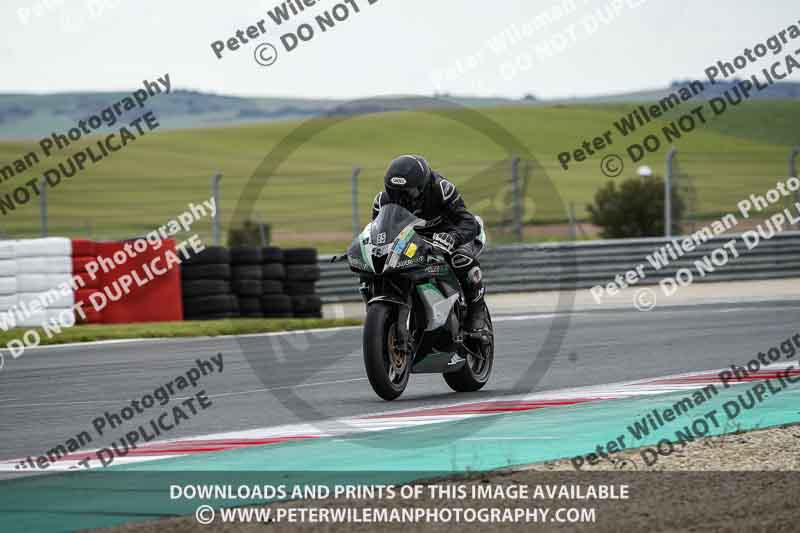 cadwell no limits trackday;cadwell park;cadwell park photographs;cadwell trackday photographs;enduro digital images;event digital images;eventdigitalimages;navarra;no limits trackdays;peter wileman photography;racing digital images;trackday digital images;trackday photos